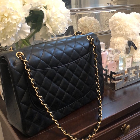 Chanel Classic lambskin Bag - Picture 9 of 13